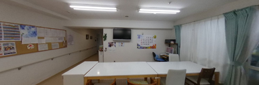 快適な環境の介護施設内部