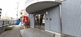 介護施設の外観と周辺環境