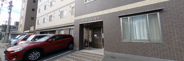 介護施設の入口とその周辺