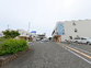 街の中の介護施設外観