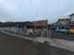 車両のある施設前景