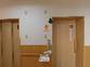 明るく広々とした廊下
