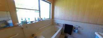 介護施設内の設備が整った浴室