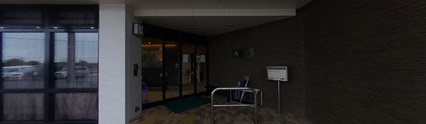 介護施設のエントランスと外観