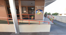 介護施設の外観とエントランス