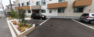 介護施設の外部と通り
