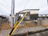 落ち着いた住宅街の交差点