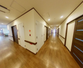 ケアホームの清潔な内廊下