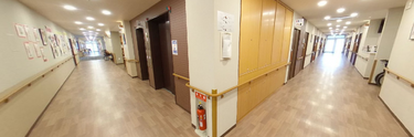 キレイな介護施設の通路