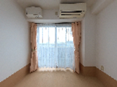 自然光が差し込む部屋