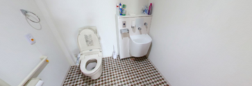 介護施設の清潔なトイレスペース