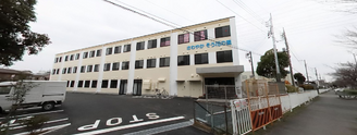 介護施設の外観と周辺環境