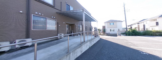 施設の外観と周辺環境
