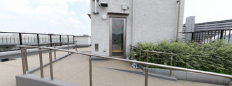 緑が美しい屋上庭園