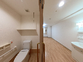 清潔なトイレと洗面所