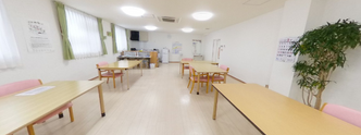清潔で広々とした施設内部