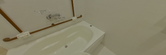 すぐれた設備の浴室面