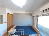 広々とした明るい居室