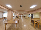 明るい居間の環境