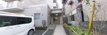 介護施設の外観と周辺環境