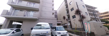 快適な環境の介護施設外観