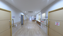 介護施設内の廊下の風景