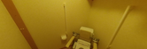 職員用トイレの内部