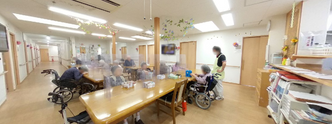 介護施設のダイニングルームの風景