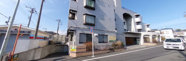 介護施設の外観と通り