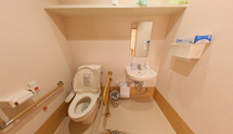 ケアホームのトイレ兼休憩スペース