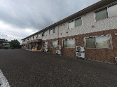 駐車場前の建物