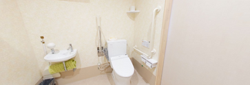 ケアホームのトイレと洗面所