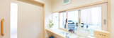 ケアホームの受付と通路