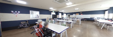 介護施設の食堂兼リビングルーム