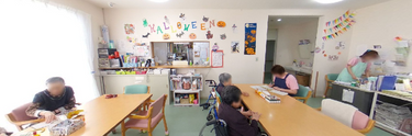 賑やかな活動場所