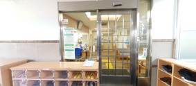 介護施設のエントランスホール