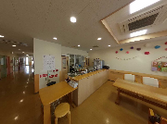 介護施設の居住空間と廊下