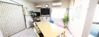 介護施設の居心地の良い共有エリア