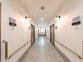 介護施設の広々とした廊下