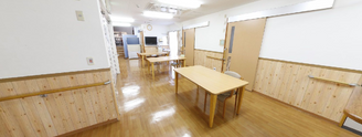 介護施設の受付と待合スペース