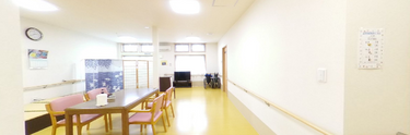 介護施設の共用部と廊下