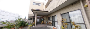 介護施設外観と周辺風景