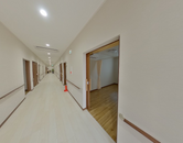 介護施設の内部の通路の風景