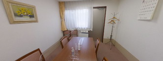 介護施設内の会議室風景