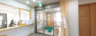介護施設の居心地の良いロビー