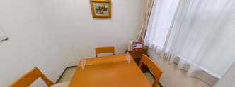 介護施設内の居室風景