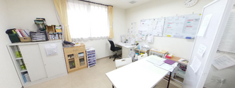 介護施設の職員用勤務スペース