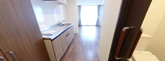 施設の居室内の広々した部屋