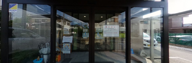 介護施設入口付近の外観