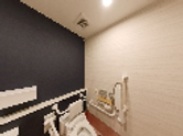 広々としたトイレの設備